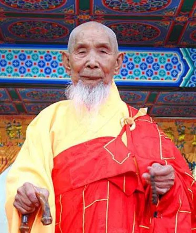 ���ʥ�����͵�����üɽ����������ɮ�����������еģ�