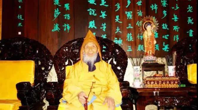 ���ʥ�����͵�����üɽ����������ɮ�����������еģ�