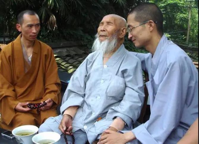 ���ʥ�����͵�����üɽ����������ɮ�����������еģ�