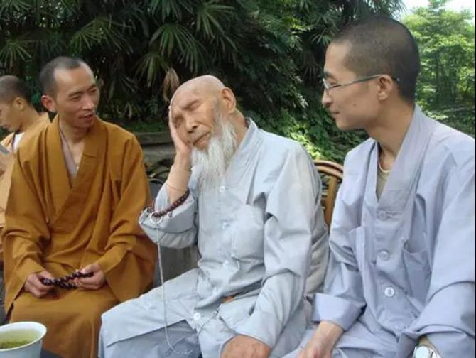 ���ʥ�����͵�����üɽ����������ɮ�����������еģ�