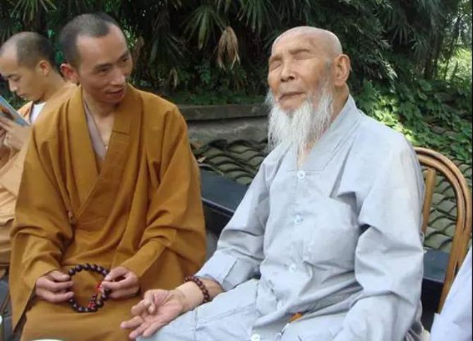 ���ʥ�����͵�����üɽ����������ɮ�����������еģ�