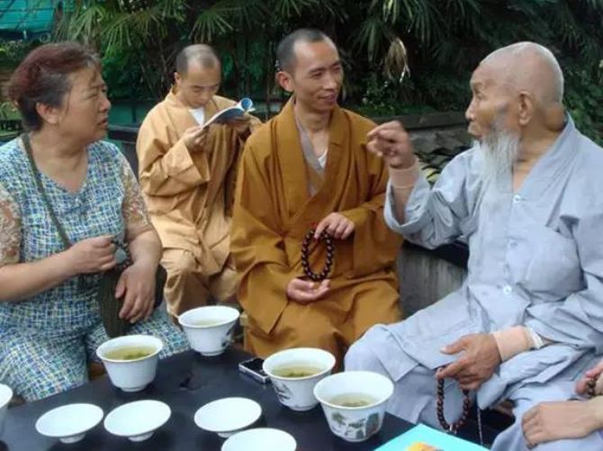 ���ʥ�����͵�����üɽ����������ɮ�����������еģ�