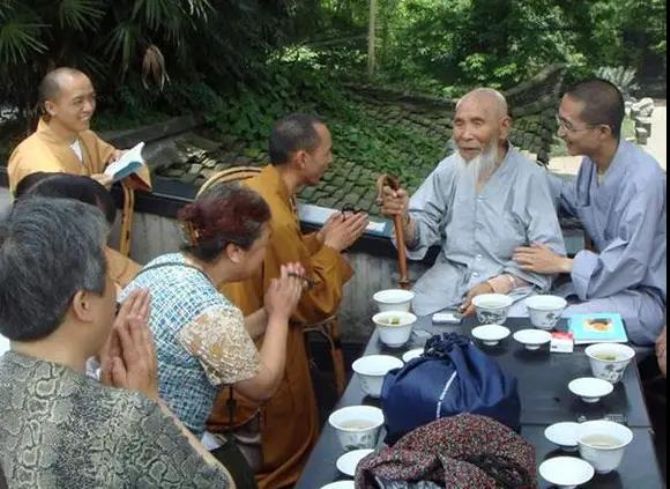 ���ʥ�����͵�����üɽ����������ɮ�����������еģ�