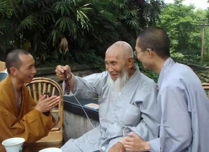 ���ʥ�����͵�����üɽ����������ɮ�����������еģ�