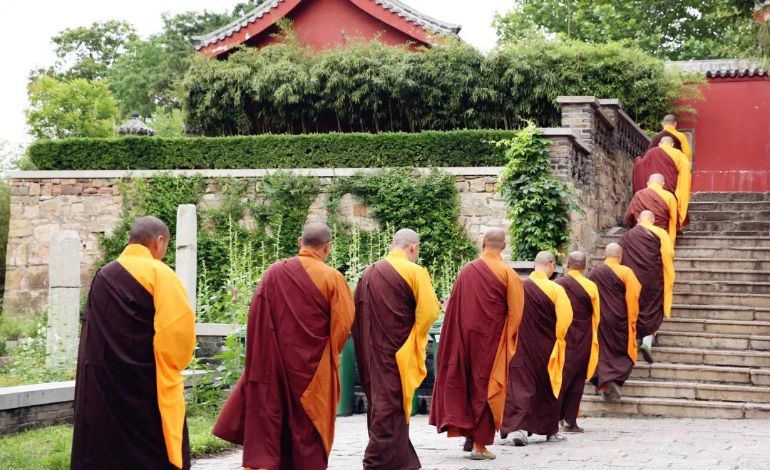 ĩ��ʱ���������ˣ�Ӧ�þ߱���������̬��