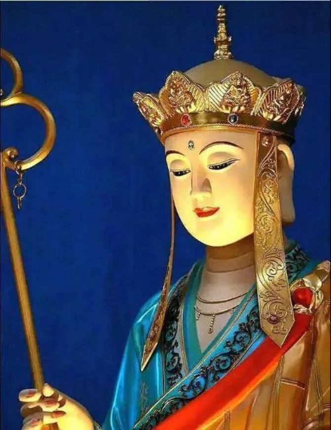 һ�����Ӿ�Ȼ���Ƶ��������ľ�ر�~