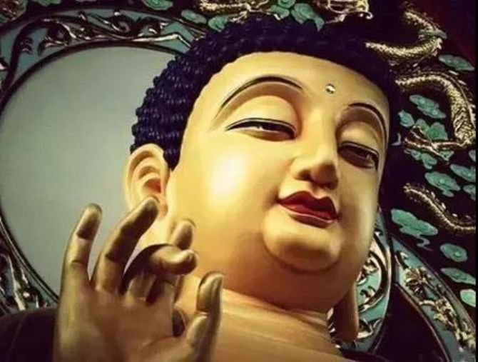 ����ǧ�����򣬲���һ����ħ