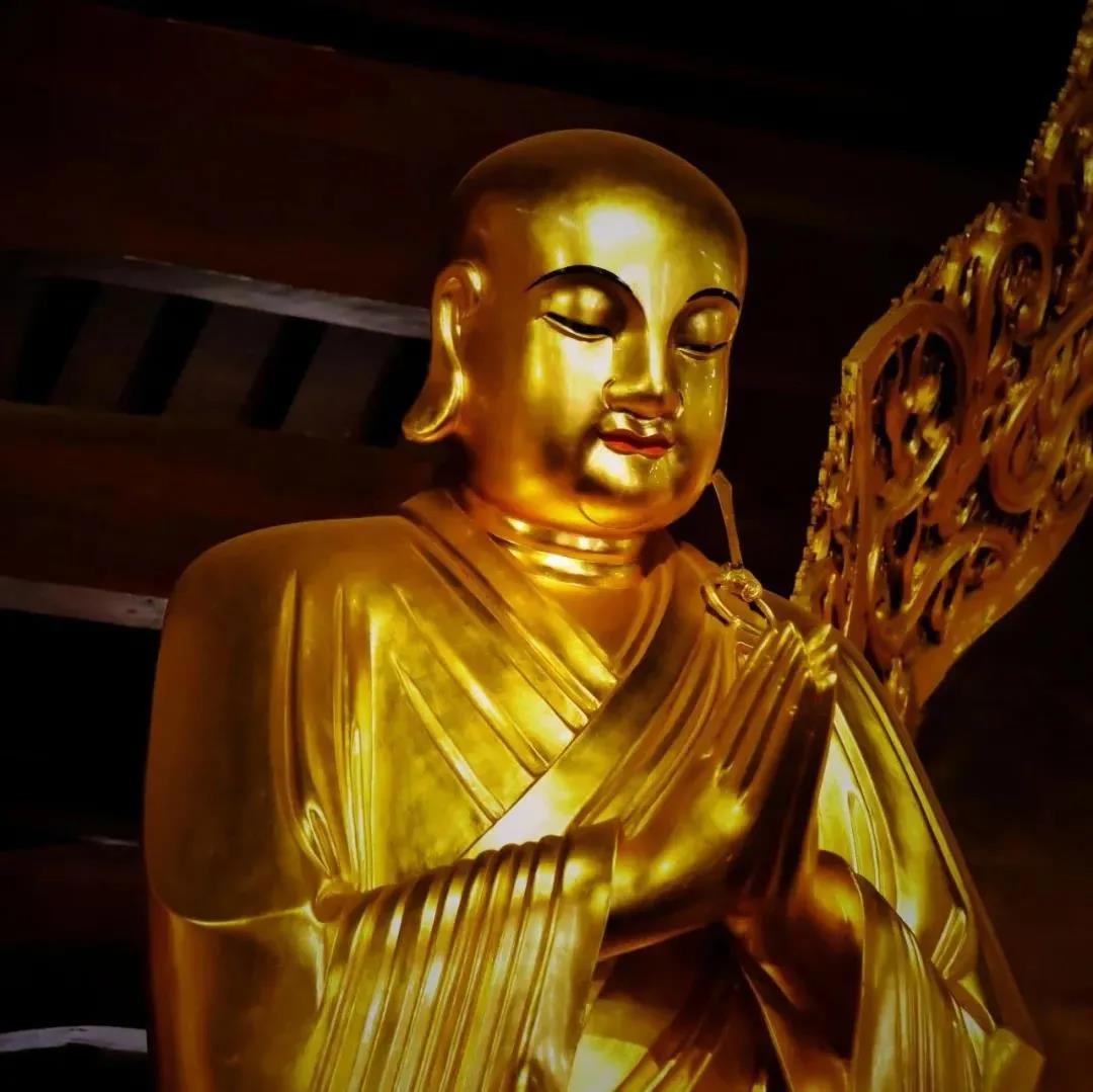 印光法师:念佛时,眼皮须垂下,不可提神过甚 印光法师:念佛时,眼皮须垂下,不可提神过甚