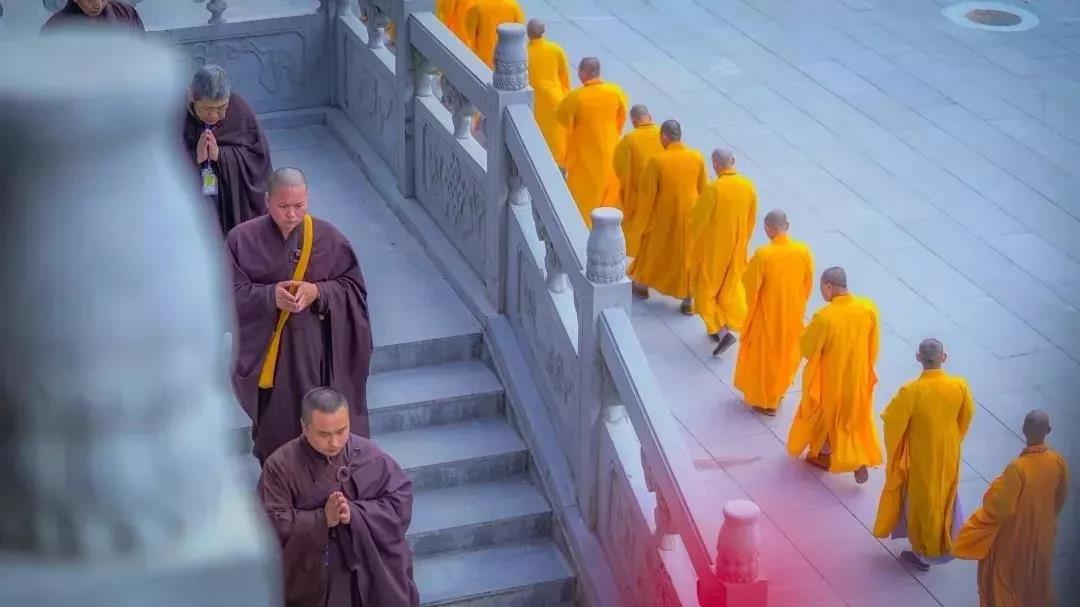 在红尘中修行,如何平衡出世与入世? 在红尘中修行,如何平衡出世与入世?