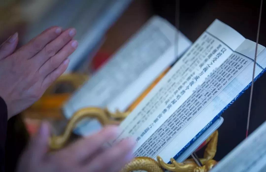 在红尘中修行,如何平衡出世与入世? 在红尘中修行,如何平衡出世与入世?
