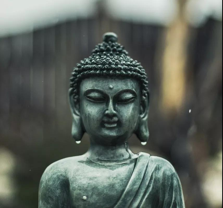 高兴也好,烦恼也好,要远离是非,皆一句阿弥陀佛 高兴也好,烦恼也好,要远离是非,皆一句阿弥陀佛