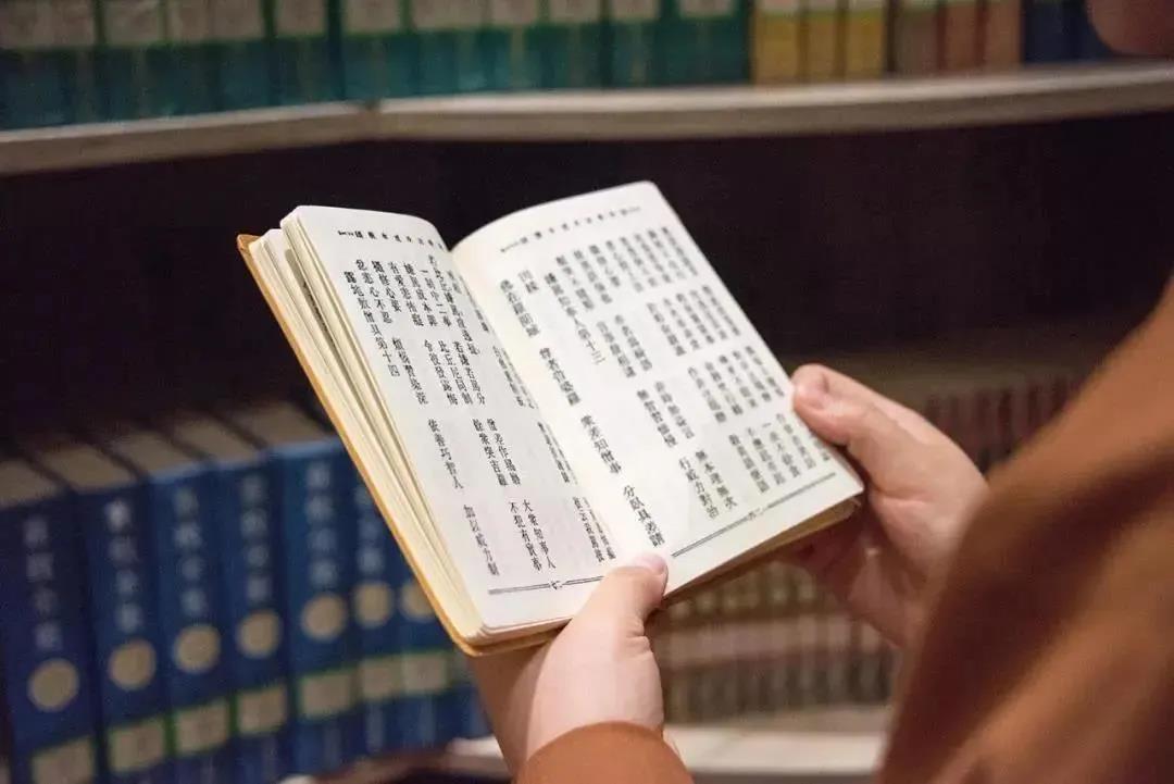 ����ʵ�����仰���к���ĺ���