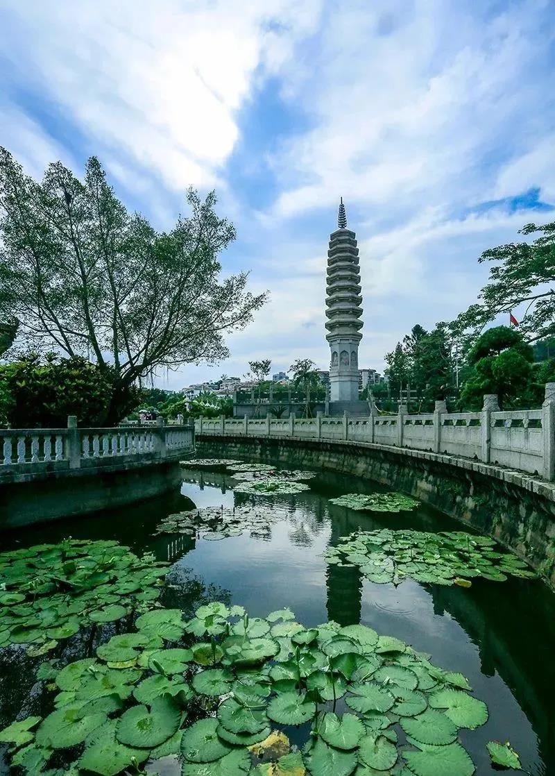 放下对外境的执著,就不会在别人的情绪中悲欢 放下对外境的执著,就不会在别人的情绪中悲欢