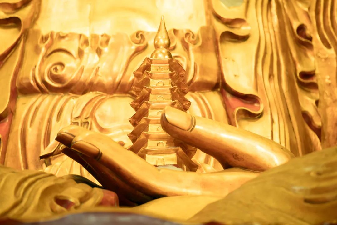 绕佛应该向左走还是向右走? 绕佛应该向左走还是向右走?