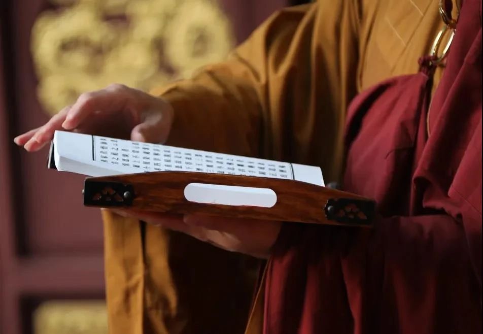 ������Ӿ��������ڵ������ӷ������һ��