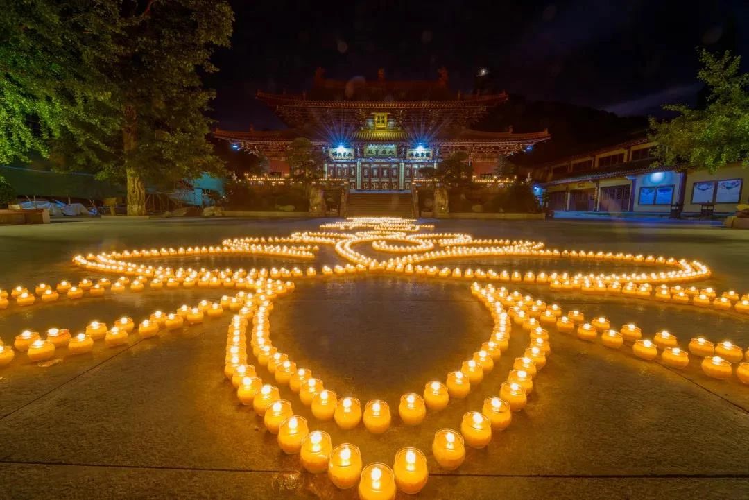 ӡ��һ���̻��İ˾侫��