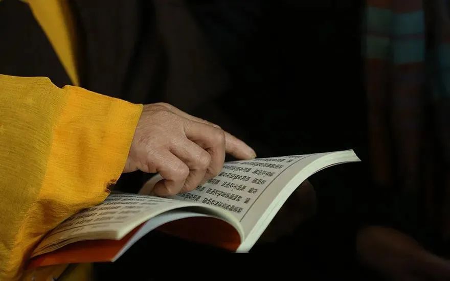 刚开始信佛、学佛的人,究竟合适读哪些经典呢? 刚开始信佛、学佛的人,究竟合适读哪些经典呢?