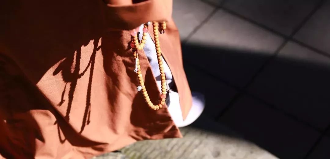 ���У�ֻ�趮��_�������š�