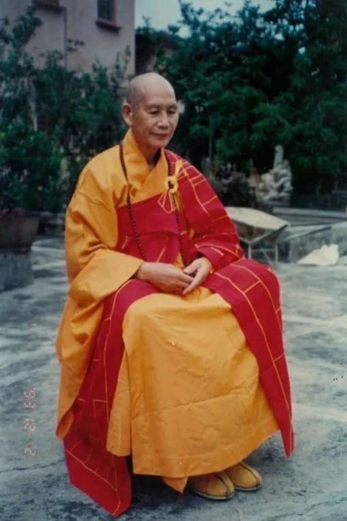 ��Դ�Ϻ��е����ڰ���