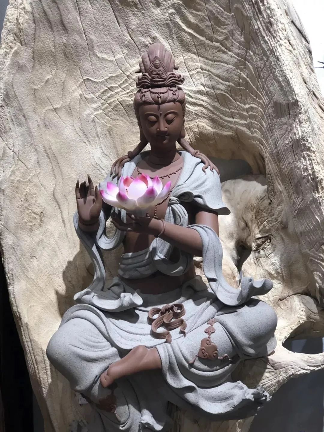 Ů����õ����������޳�������