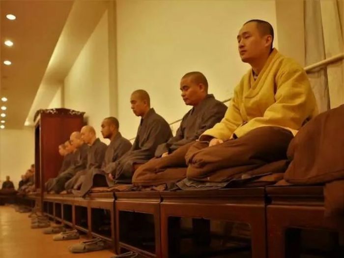 ���޵ĵ�һ������