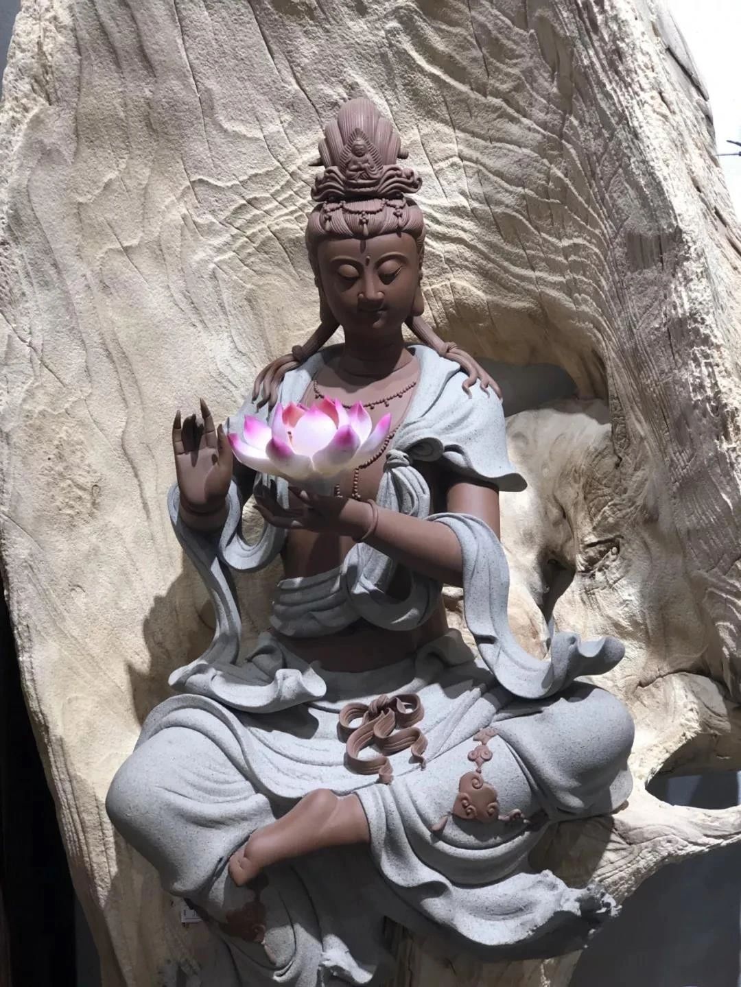 Ů����õ����������޳�������