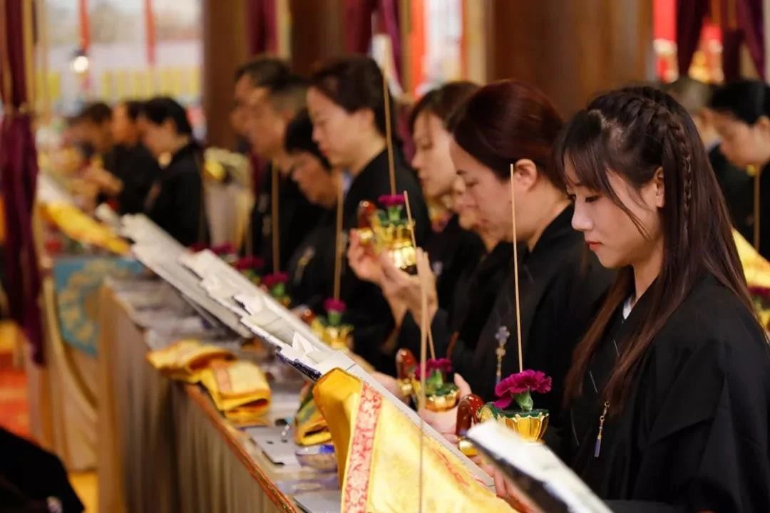 Ů����õ����������޳�������