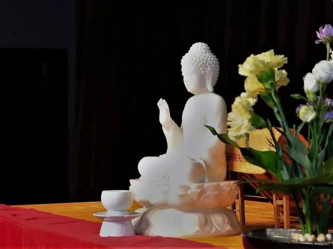 �q���ʦ��������������ǰһ�����Զ���