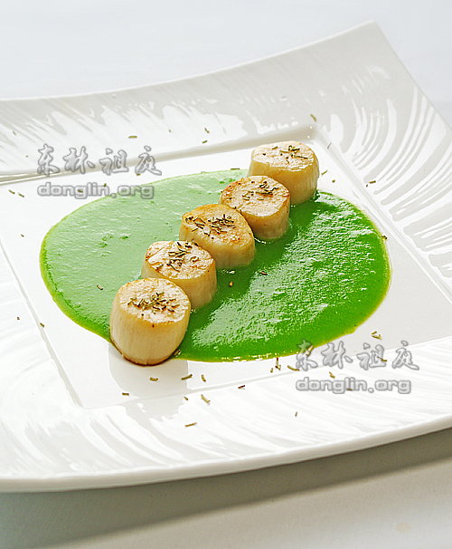 东林素食--橄榄油香煎杏鲍菇佐西兰花浓汁_东林祖庭 东林素食--橄榄油香煎杏鲍菇佐西兰花浓汁_东林祖庭