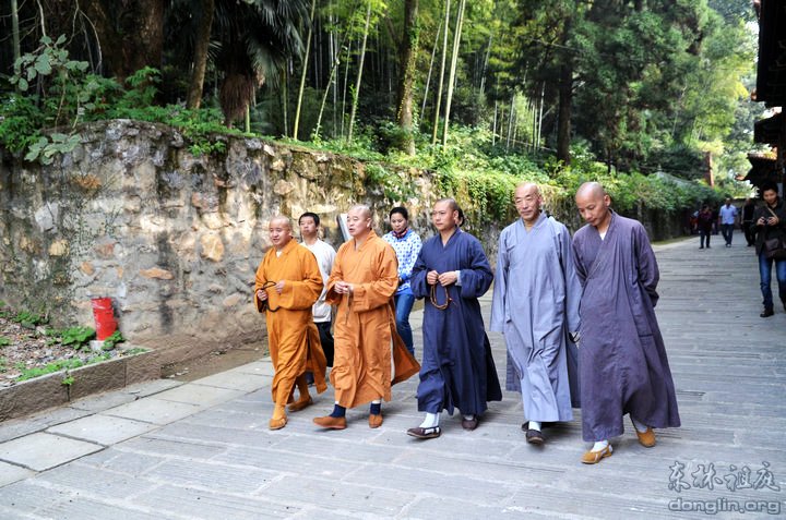 �������������һ�вηö�����ͥ