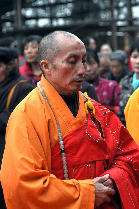 震撼的托钵队伍、殊胜的出家菩萨戒传戒、居士菩萨戒传戒法会 震撼的托钵队伍、殊胜的出家菩萨戒传戒、居士菩萨戒传戒法会