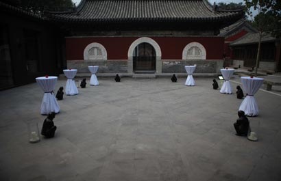 ���ͷ�ʦ���˽����¼��½׶�֮�����ٲ���