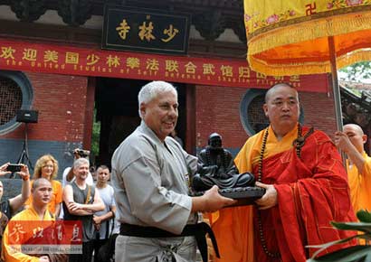 少林寺方丈释永信:关于修行、俗事与谣言 少林寺方丈释永信:关于修行、俗事与谣言