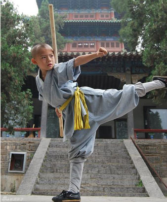 少林新生代功夫王子横空出世_实力堪比第一武僧 少林新生代功夫王子横空出世_实力堪比第一武僧