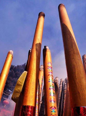 文明敬香成为中国佛教界的一次“年终大考” 文明敬香成为中国佛教界的一次“年终大考”