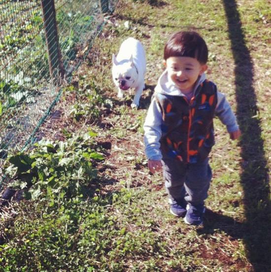 һλ�����Ľo���ӵ�һ�M�t��ȫ�����Ƭ(��ͼ)