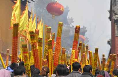 切莫铺张浪费_宗教教规中都支持“节约” 切莫铺张浪费_宗教教规中都支持“节约”