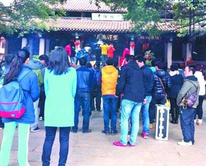 刘德华现身泉州少林寺_《失孤》开机邀方丈拍戏 刘德华现身泉州少林寺_《失孤》开机邀方丈拍戏