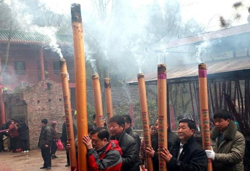 ���ھ֣���̡����а��������е����쵼������