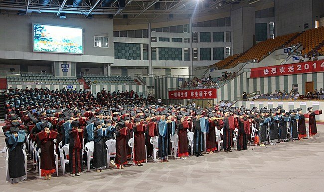 ��ͼ����������Ա�ź����μӸ�У��ҵ����