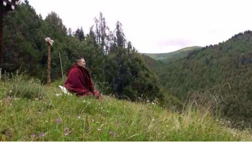 李连杰都闭关修行了,你还觉得财富名利有意义吗? 李连杰都闭关修行了,你还觉得财富名利有意义吗?