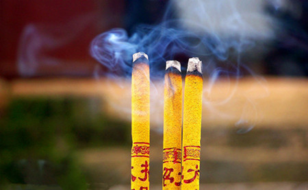 正确的烧香方法 正确的烧香方法