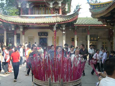 ���ƴ�ʦ��ʾ��̰�ٰݷ𡱲п����