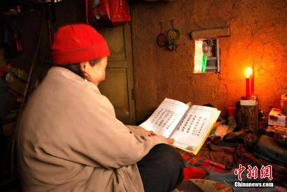 83岁终南山“茅棚隐士”:与山为伴_与人为善 83岁终南山“茅棚隐士”:与山为伴_与人为善