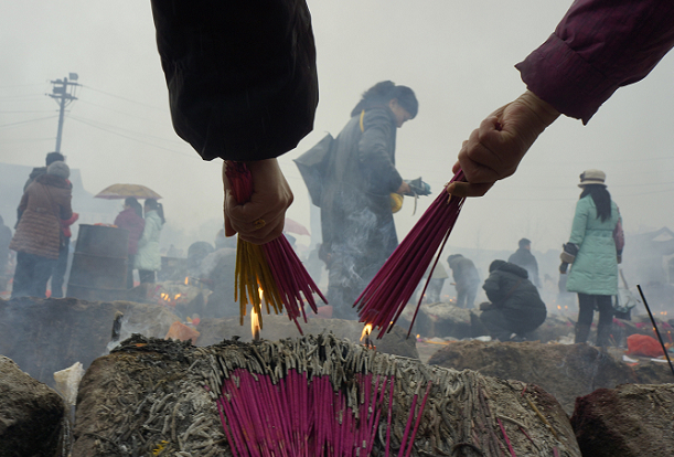 �����ٷ��ơ����˾ٹ����µ�����