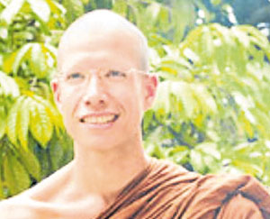 81亿美元留不住儿子出家的心 81亿美元留不住儿子出家的心