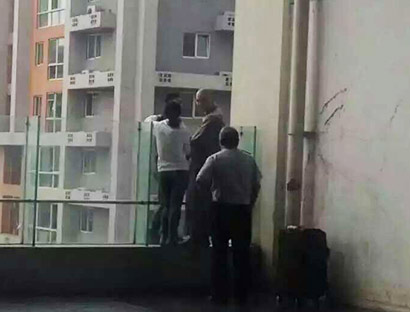 �ӱ�ɮ���Ǿ�21����¥��_���˷�ʦ���ҷ�ȱ�