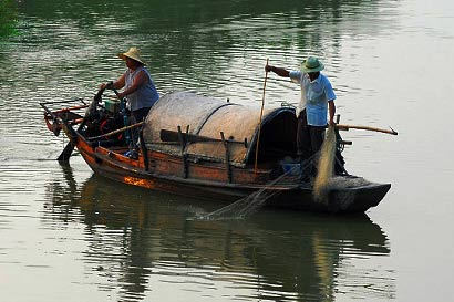 渔家少年矢志出家_推父落水逼母改嫁 渔家少年矢志出家_推父落水逼母改嫁