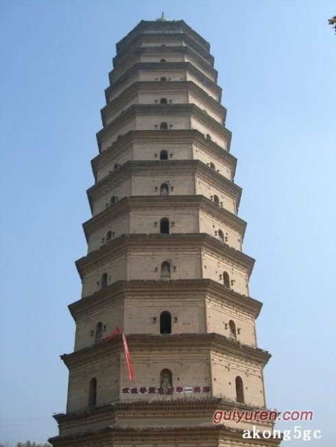 �����ط������ֽ�ס�˴�12��¥׹���СŮ�����䶯һʱ!