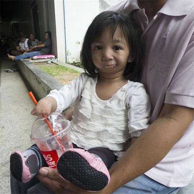 ����СŮ������û���ֽš���͸�����ס����ȴʼ�ղ�Ը����